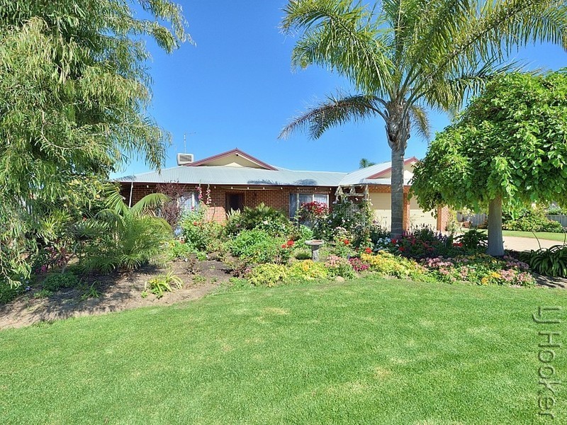 9 Bucentaur Place, Halls Head WA 6210