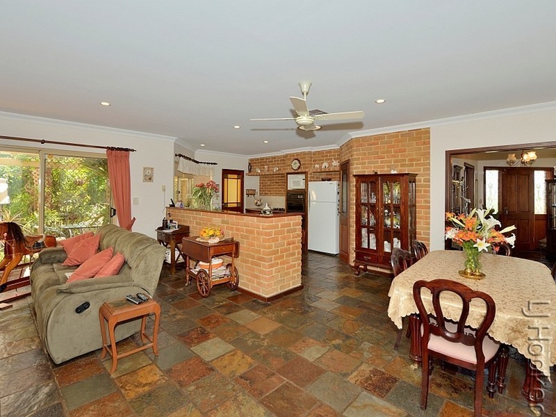 9 Bucentaur Place, Halls Head WA 6210