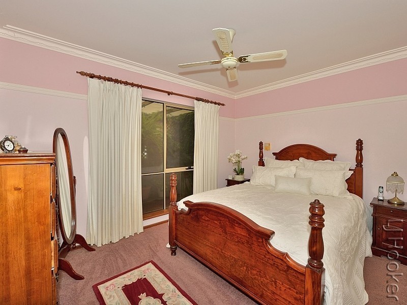 9 Bucentaur Place, Halls Head WA 6210