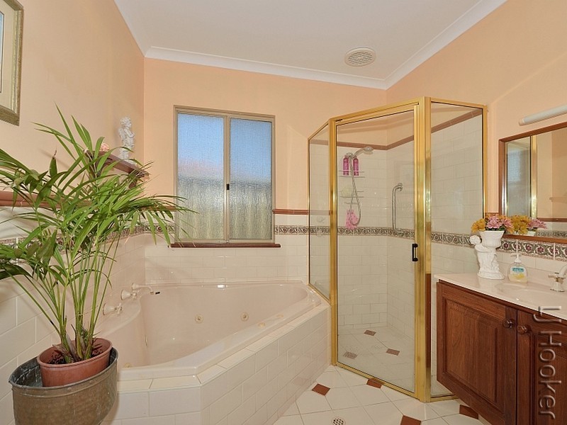 9 Bucentaur Place, Halls Head WA 6210