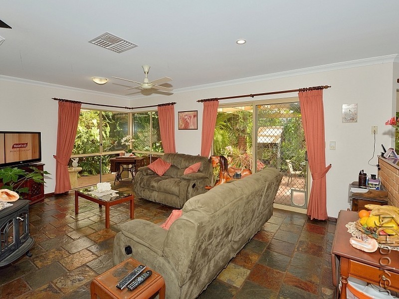 9 Bucentaur Place, Halls Head WA 6210