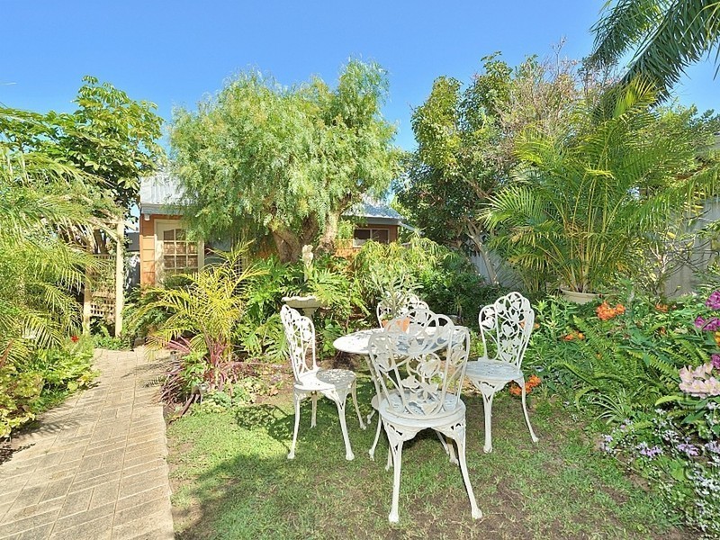 9 Bucentaur Place, Halls Head WA 6210