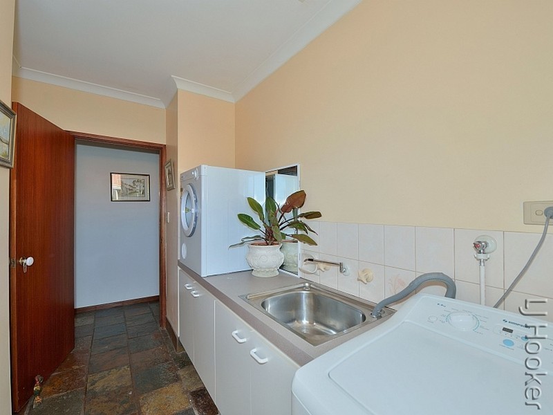 9 Bucentaur Place, Halls Head WA 6210