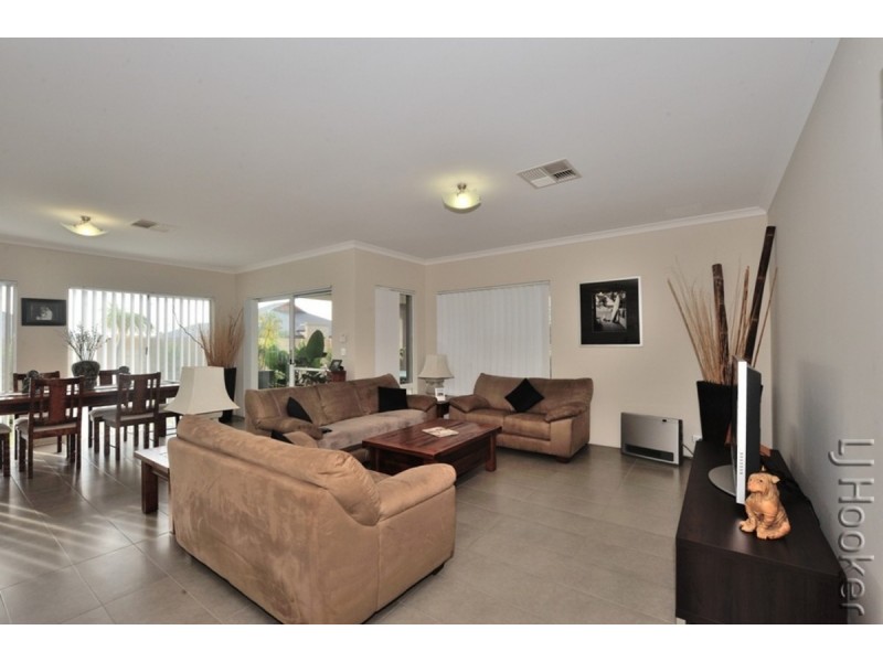 18 Adriana Way, Halls Head WA 6210
