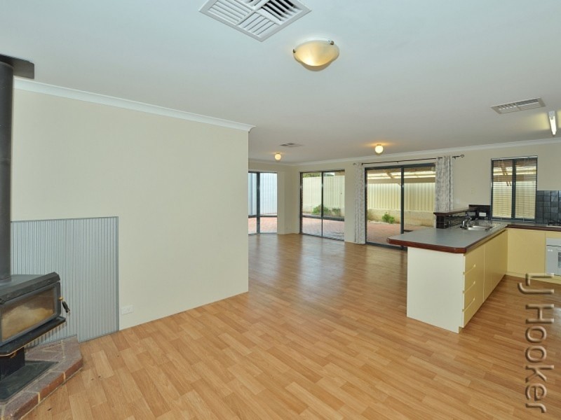 8 Bonnie Doone Grove, Dawesville WA 6211