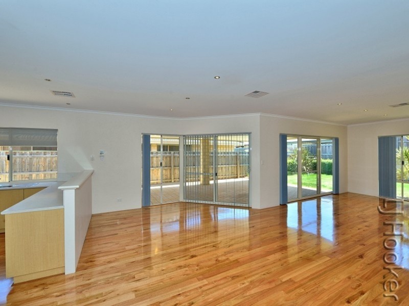 49 Buttercup Parkway, Halls Head WA 6210