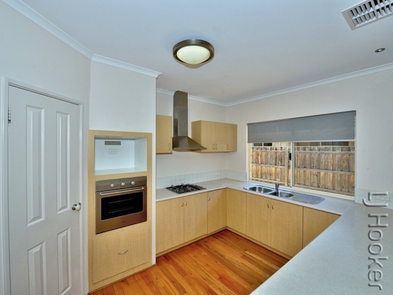 49 Buttercup Parkway, Halls Head WA 6210