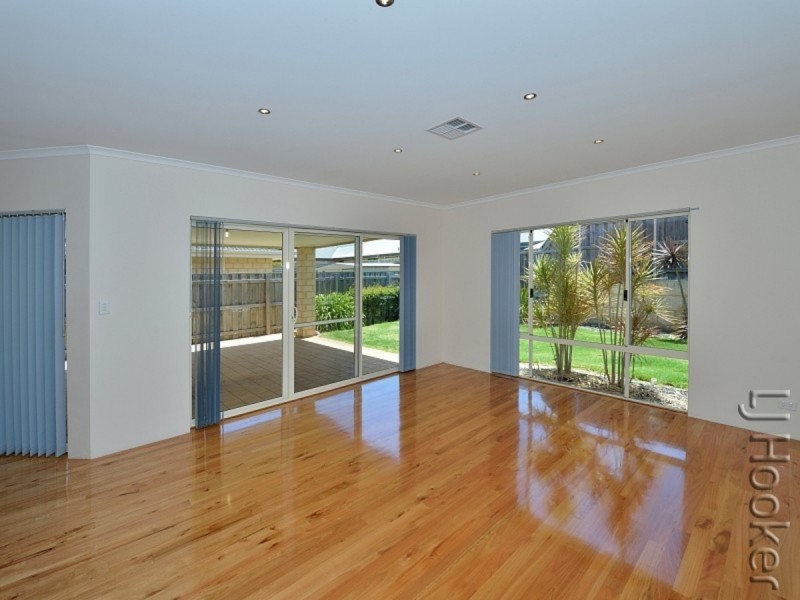 49 Buttercup Parkway, Halls Head WA 6210