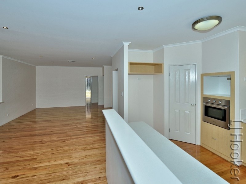 49 Buttercup Parkway, Halls Head WA 6210