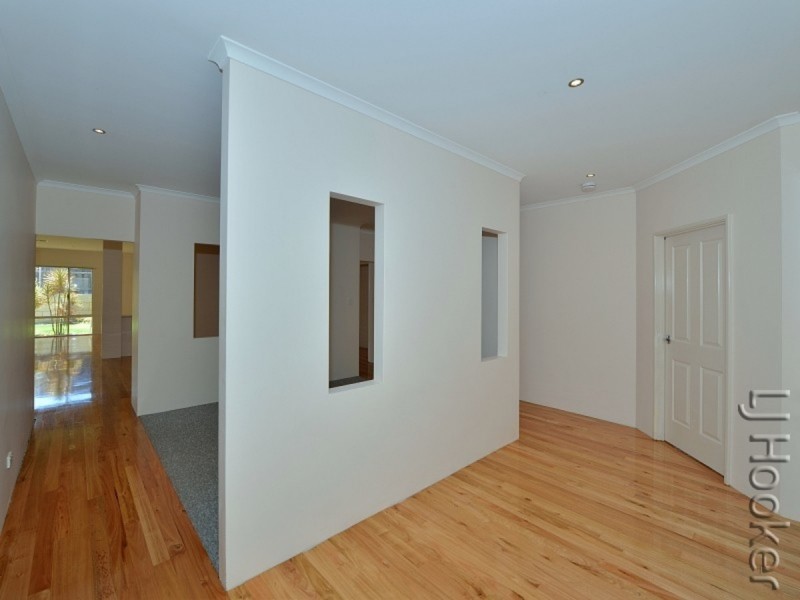 49 Buttercup Parkway, Halls Head WA 6210