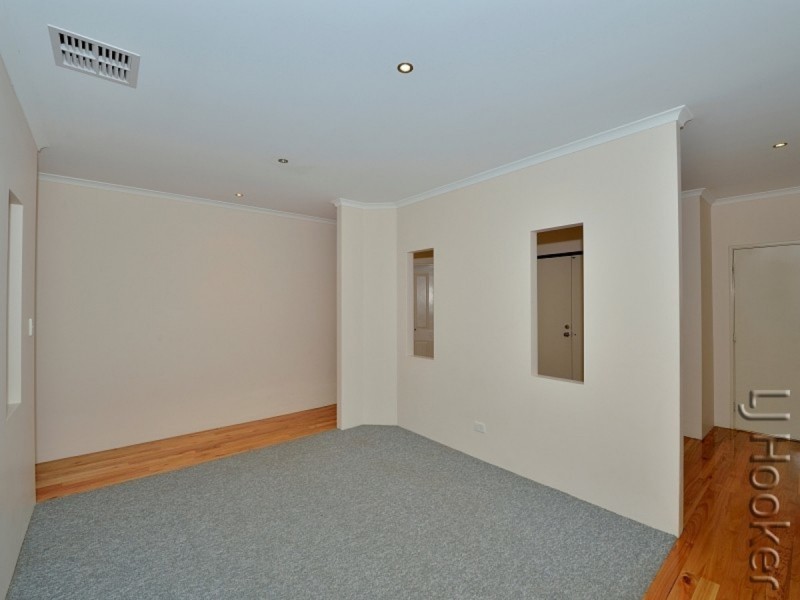 49 Buttercup Parkway, Halls Head WA 6210