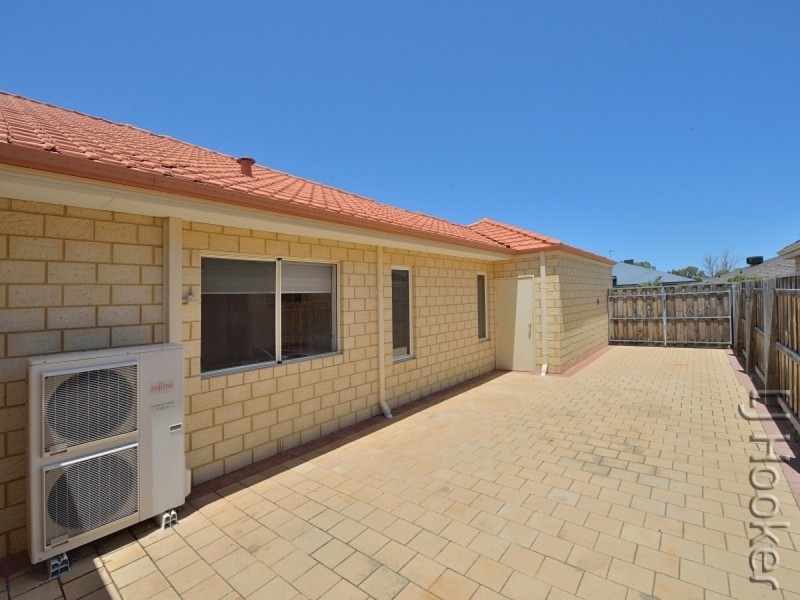 49 Buttercup Parkway, Halls Head WA 6210