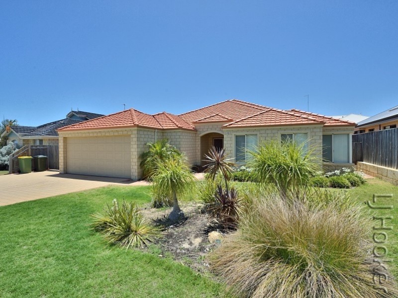 49 Buttercup Parkway, Halls Head WA 6210