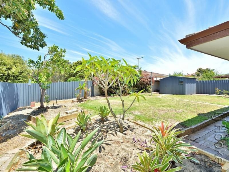 30A Mclarty Road, Halls Head WA 6210