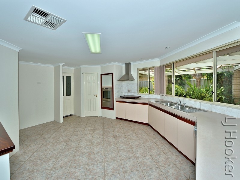 22 Sandalwood Parade, Halls Head WA 6210