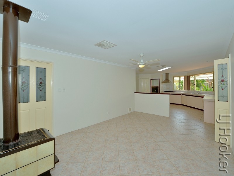 22 Sandalwood Parade, Halls Head WA 6210