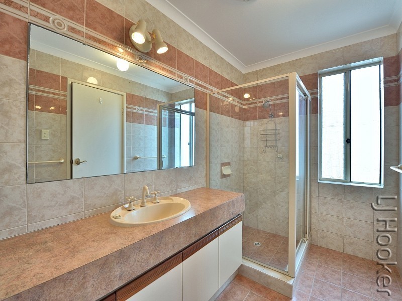 22 Sandalwood Parade, Halls Head WA 6210