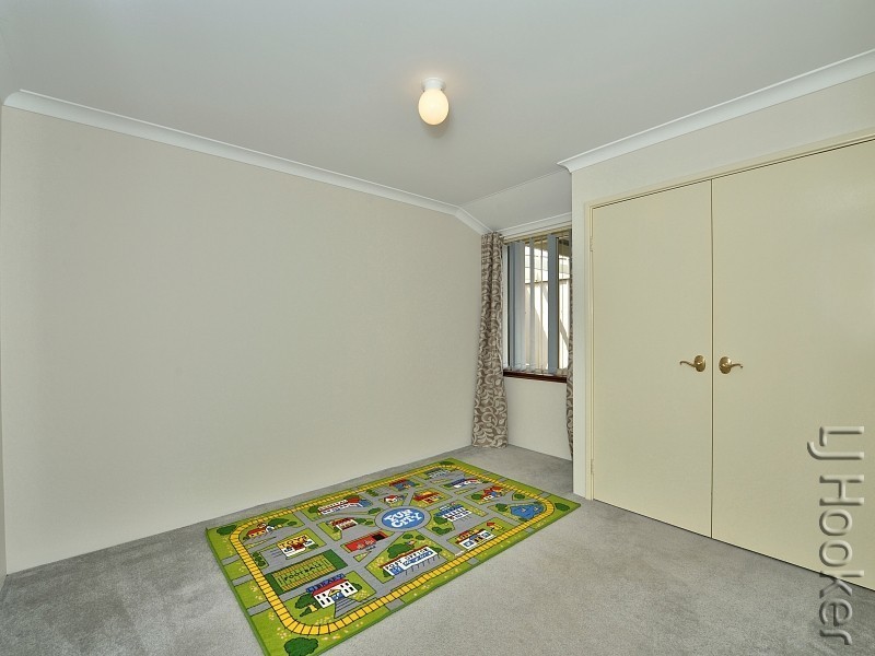 22 Sandalwood Parade, Halls Head WA 6210