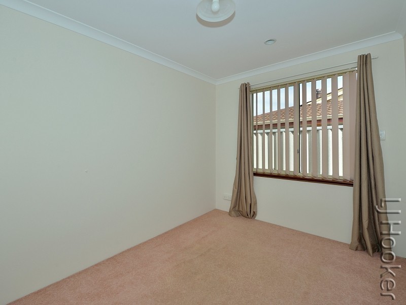 22 Sandalwood Parade, Halls Head WA 6210