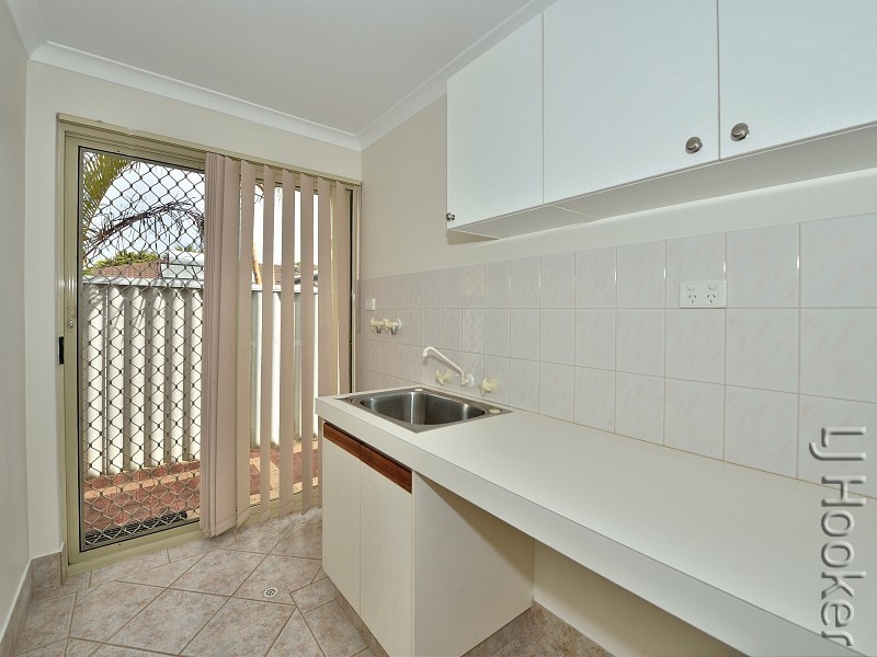 22 Sandalwood Parade, Halls Head WA 6210