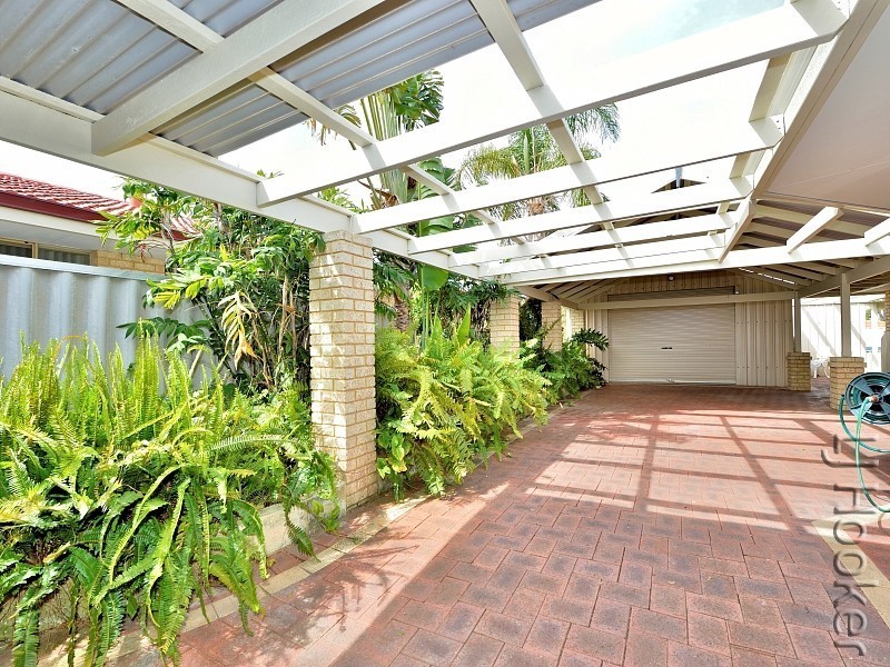 22 Sandalwood Parade, Halls Head WA 6210