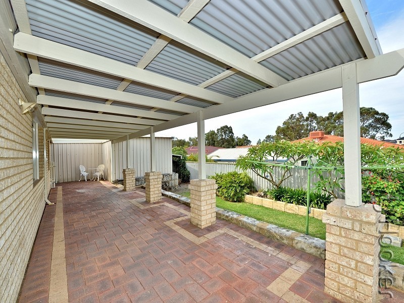 22 Sandalwood Parade, Halls Head WA 6210