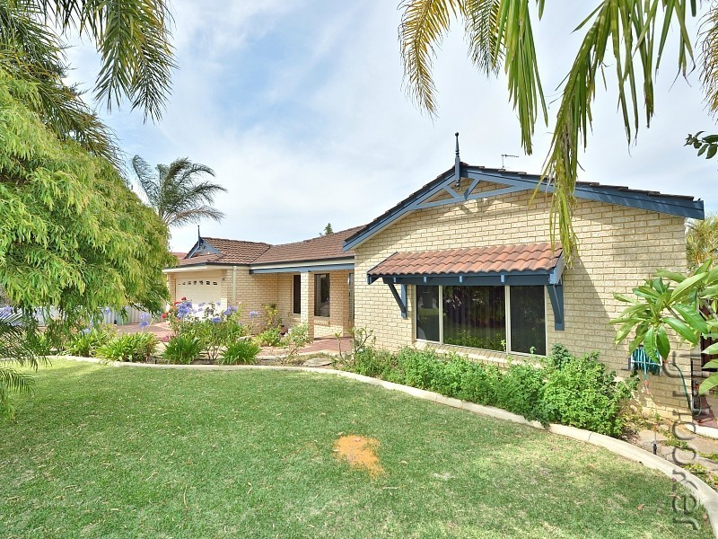 22 Sandalwood Parade, Halls Head WA 6210