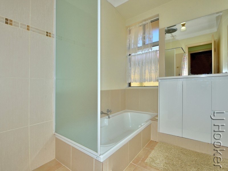 6 Underdale Place, Coodanup WA 6210