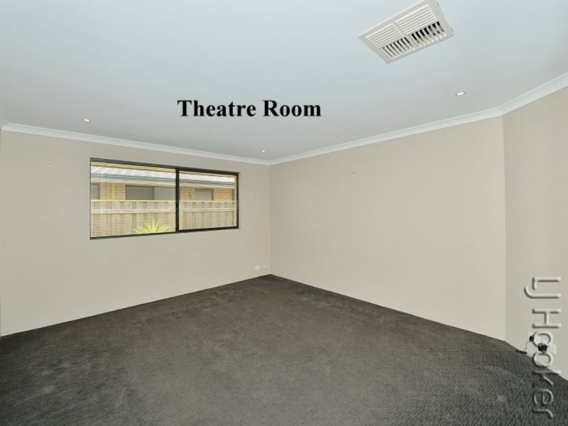 275 Peelwood Parade, Halls Head WA 6210