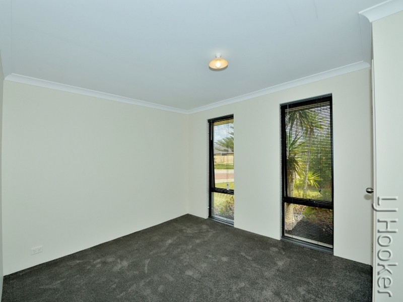 275 Peelwood Parade, Halls Head WA 6210