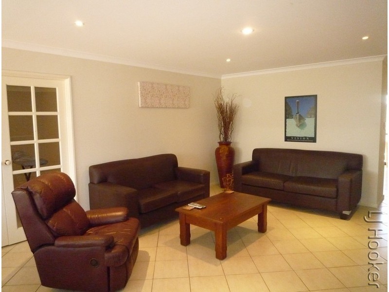 6 Poivre Place, San Remo WA 6210
