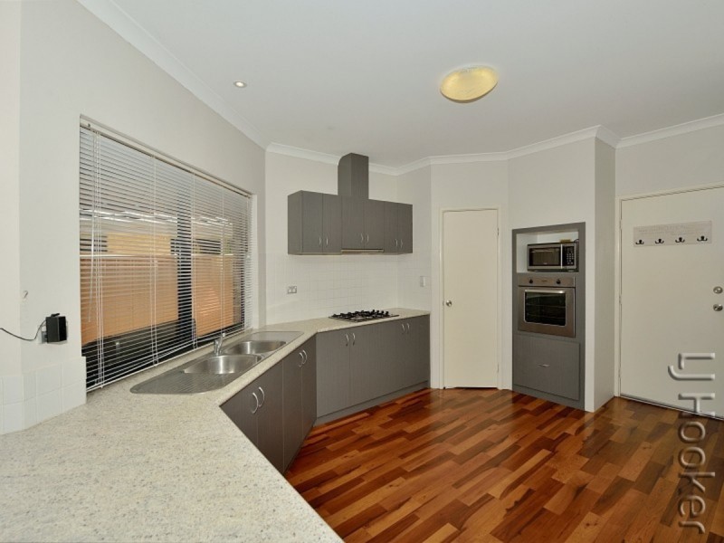 13 Winslow Crest, Lakelands WA 6180