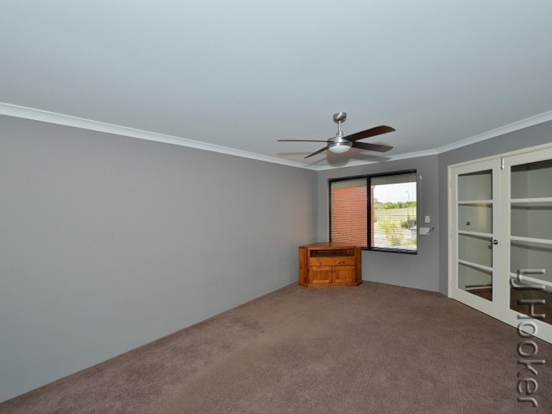 13 Winslow Crest, Lakelands WA 6180