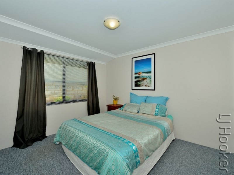 13 Winslow Crest, Lakelands WA 6180