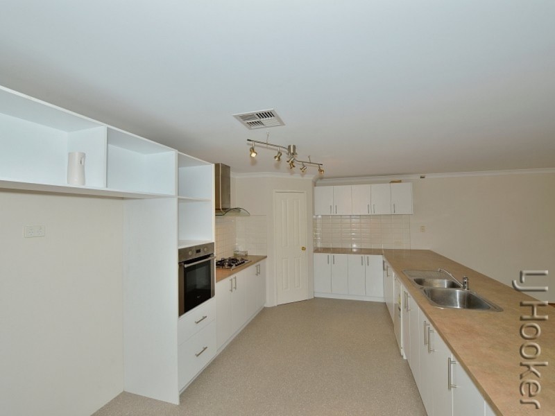 37 Seascapes Boulevard, Halls Head WA 6210