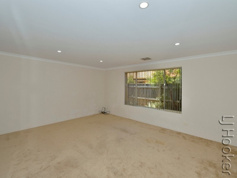 37 Seascapes Boulevard, Halls Head WA 6210