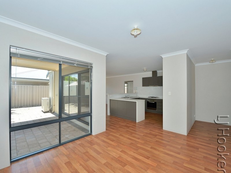 8A Loxton Street, Dudley Park WA 6210