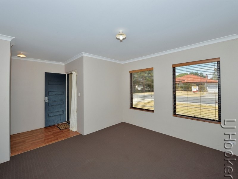 8A Loxton Street, Dudley Park WA 6210