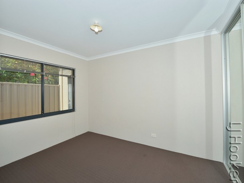 8A Loxton Street, Dudley Park WA 6210