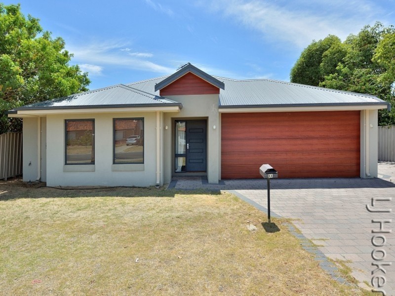 8A Loxton Street, Dudley Park WA 6210