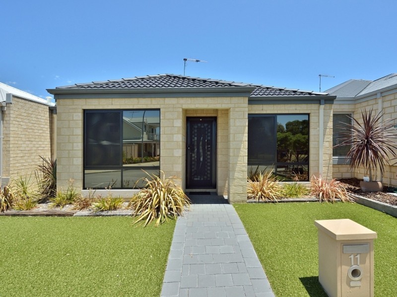 11 Sheffield Green, Greenfields WA 6210