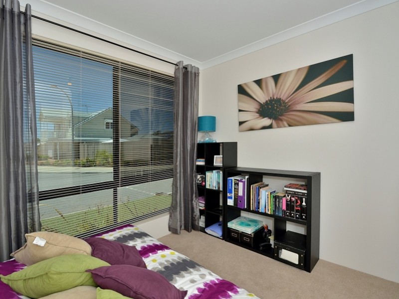11 Sheffield Green, Greenfields WA 6210