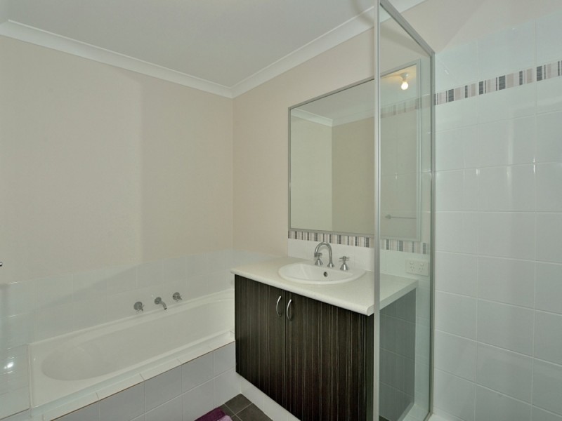 11 Sheffield Green, Greenfields WA 6210