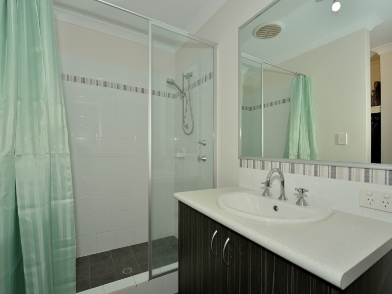 11 Sheffield Green, Greenfields WA 6210