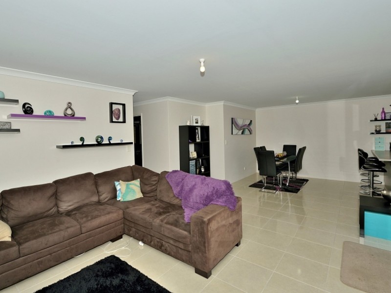 11 Sheffield Green, Greenfields WA 6210