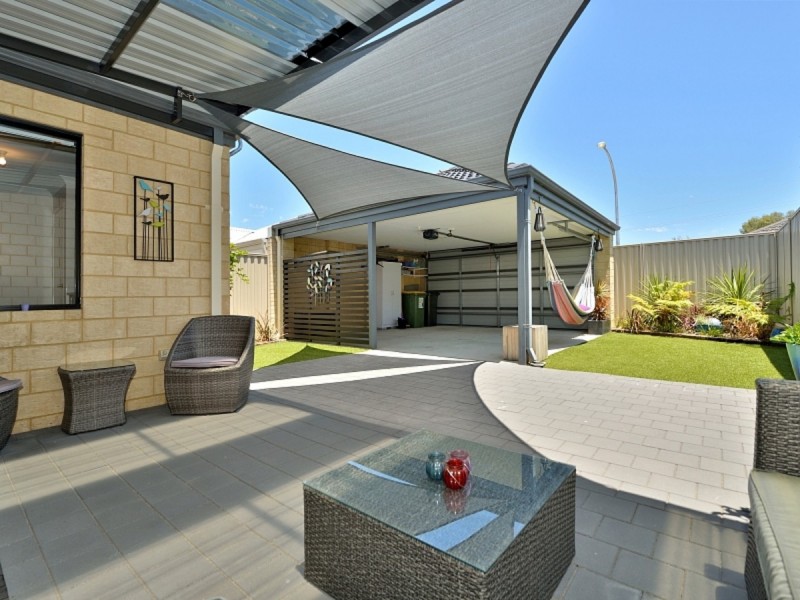 11 Sheffield Green, Greenfields WA 6210