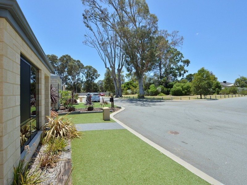 11 Sheffield Green, Greenfields WA 6210