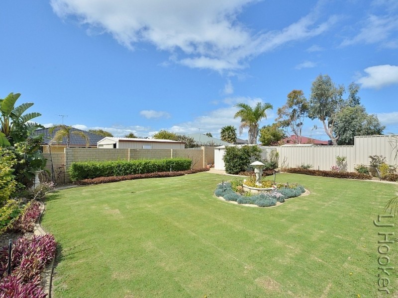 48 Paradise Circuit, Halls Head WA 6210