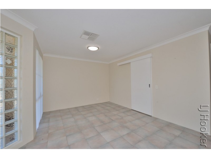 8 Parkwater Cove, Halls Head WA 6210