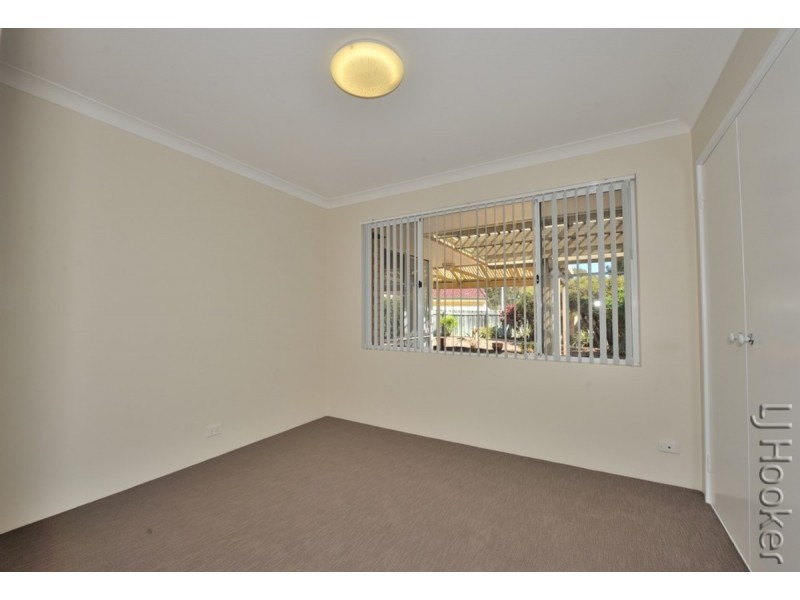 8 Parkwater Cove, Halls Head WA 6210